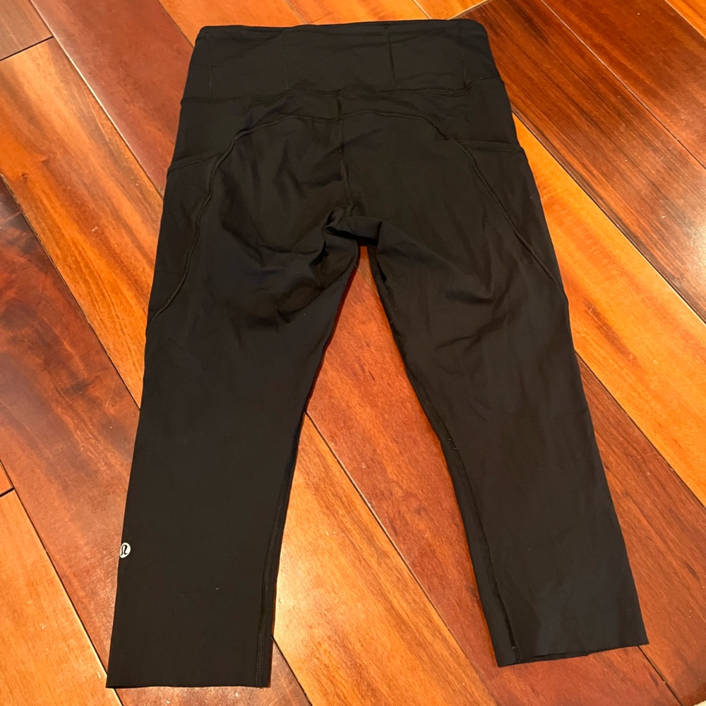 Lululemon black crop 17” legging - Picture 3 of 3